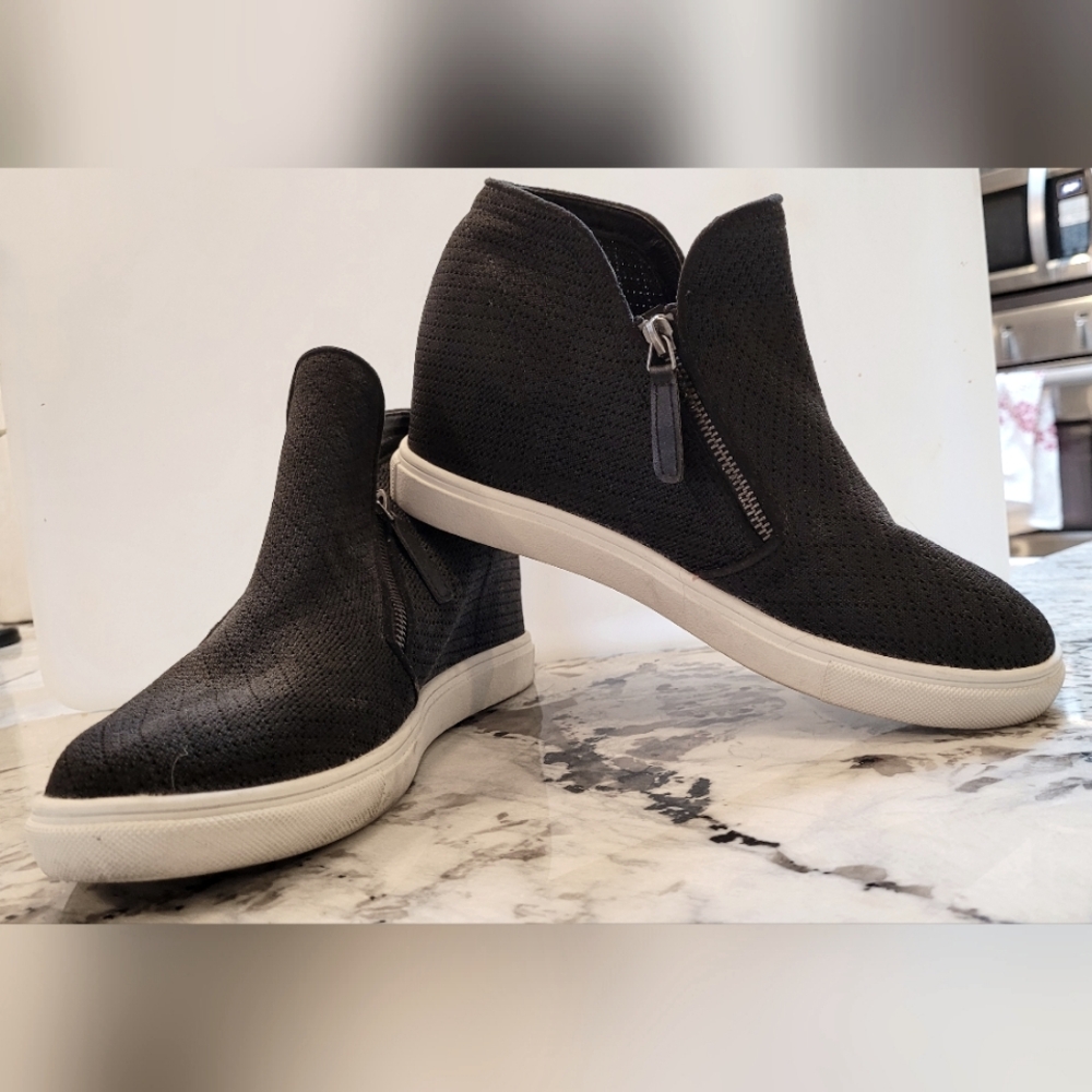 Women's Madden Girl Black Ankle Wedges size 10